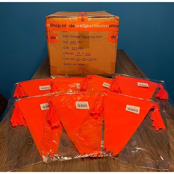 3000 Meter Oranje Vlaggenlijn met 5400 Puntvlaggen – WK Actiepakket 2026 3000 Meter Oranje Vlaggenlijn met 5400 Puntvlaggen – WK Actiepakket 2026